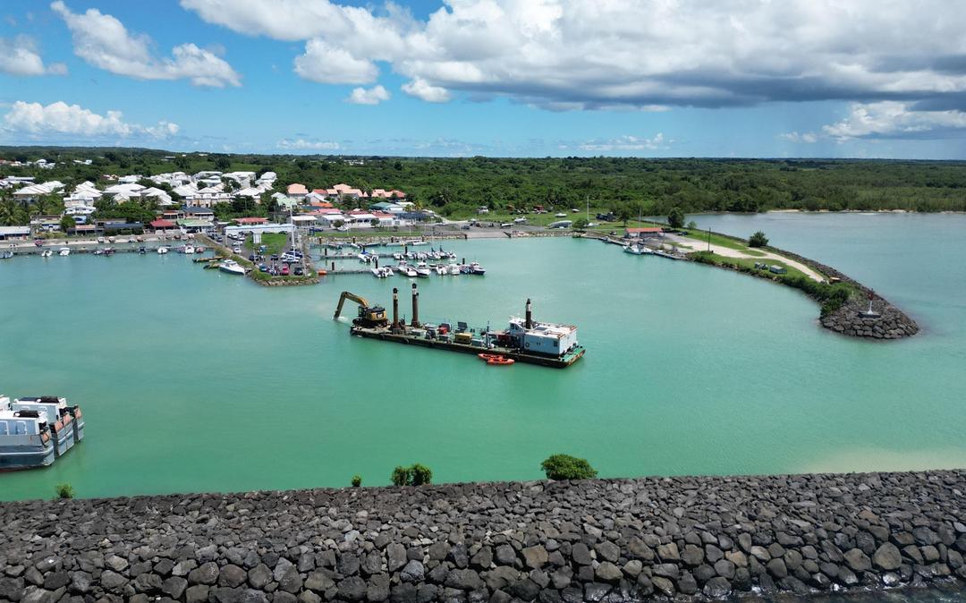 Aménagement, sécurisation et dragage du port départemental de Port-Louis