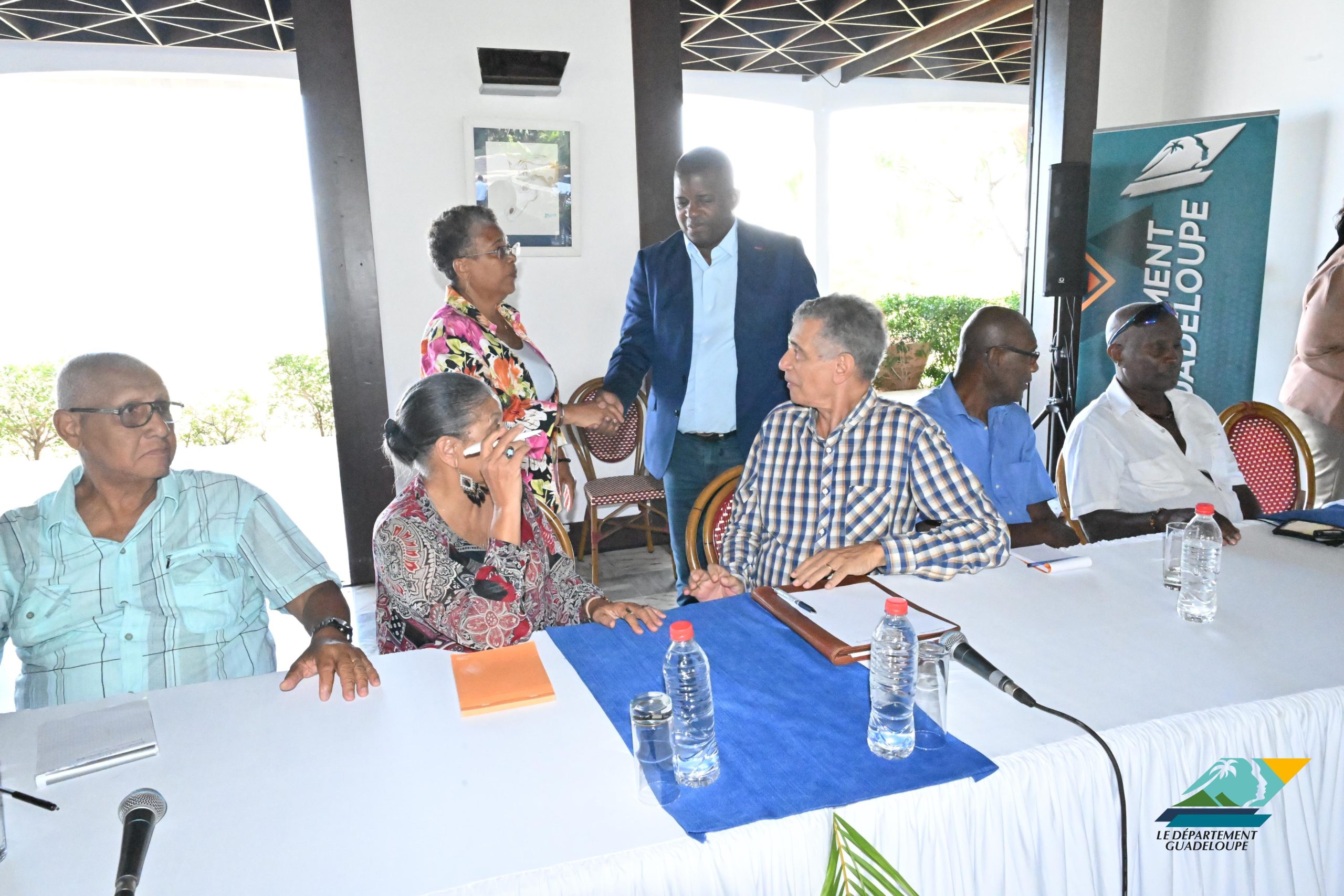 20260611_IMG_reunion-eau3_upscale_4x réunion avec les associations des usagers
