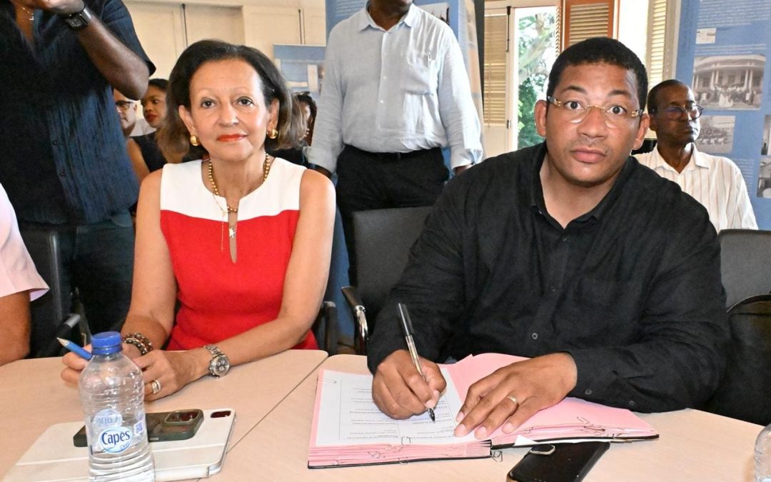 Signature de la charte sur la commande publique